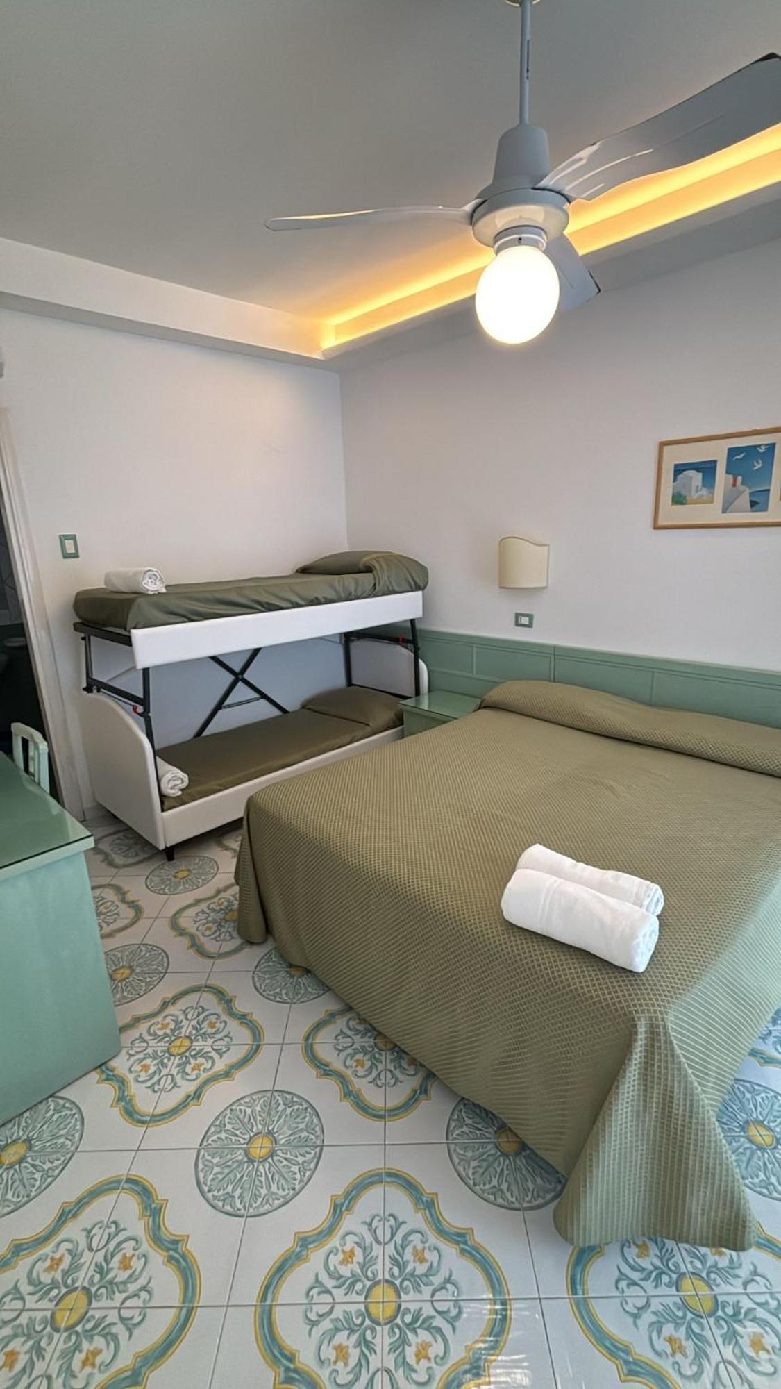 Hotel Parco Cartaromana Ischia Esterno foto